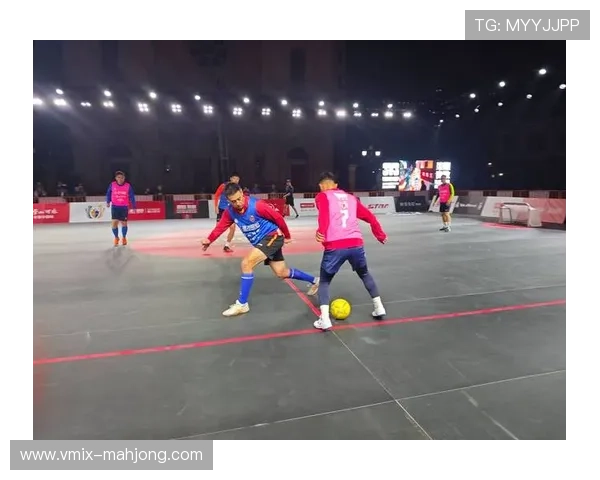 MYBA赛事暂停期间球员隔空喊话,幽默互动点燃现场气氛 MYBA赛事暂停期间球员隔空喊话,幽默互动点燃现场气氛