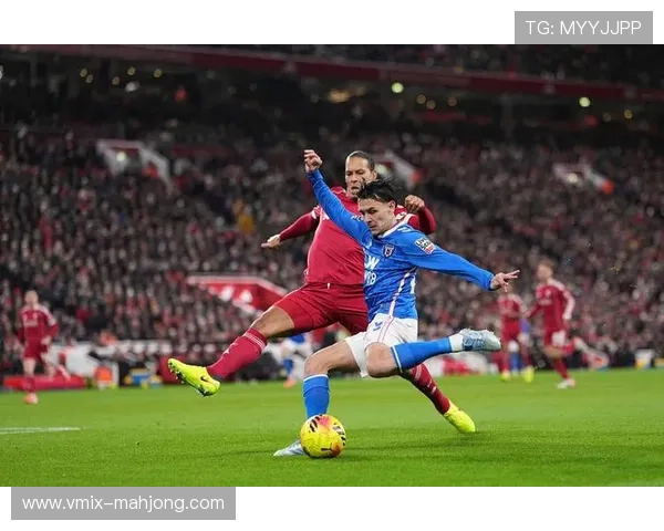 利物浦险胜狼队，范戴克庆祝维尔茨处子球